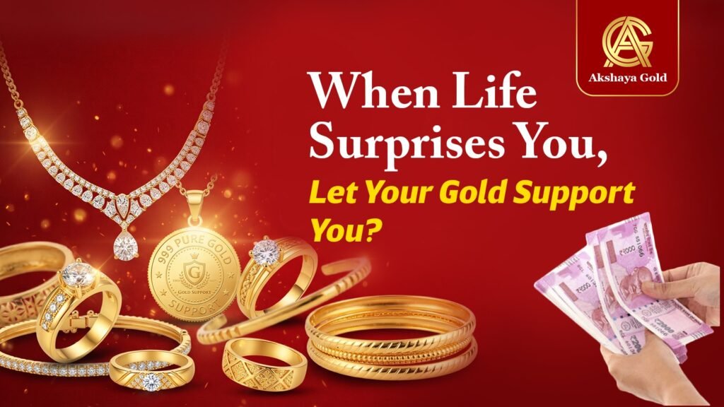 Customer receiving instant cash for gold after valuation in Bangalore.